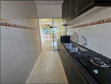 Townhouse Condo For Sale in Seri Kembangan,SGR