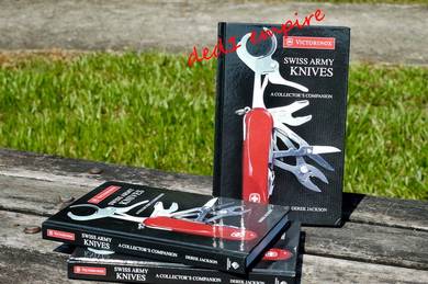Buku koleksi Swiss Army Victorinox 2018 (RARE)