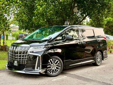 Toyota Alphard in Kepong, KUL