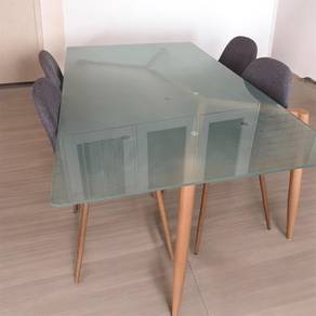 Dining table with 6 chairs