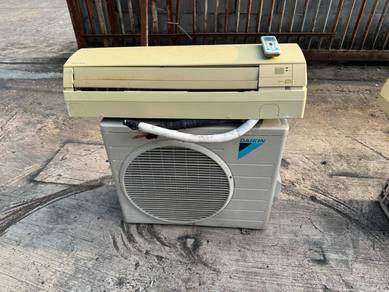 (Daikin) 1HP Air Conditioner Wall Split Mount Indo