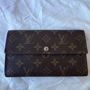 Louis Vuitton Monogram Sarah bifold long wallet