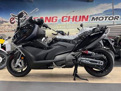 Kymco AK 550