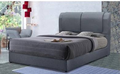 queen bedframe 