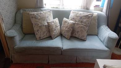 sofa biru
