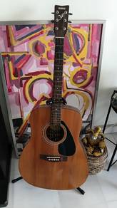 Yamaha Acoustic Guitar F310