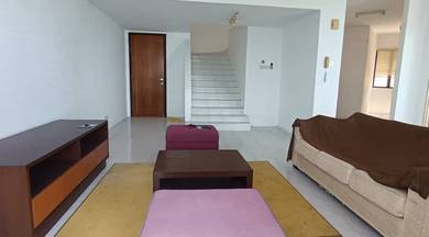 Condominium For Sale in Miami Green