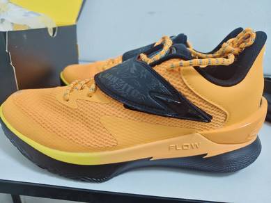 under armor curry fox 1