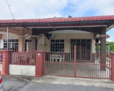 Semi-Detached House For Sale in Arau,PLS