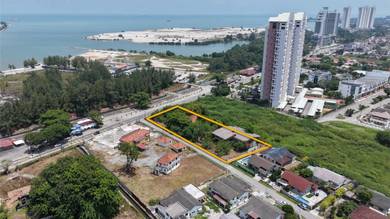 Commercial Land in Klebang, MLK