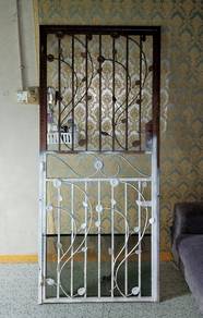 Grill Pintu Terpakai dan Mortise Lock