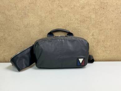 Louis Vuitton M50445 V-line Crossbody Waist Bag