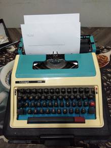 Typewriter mesin taip