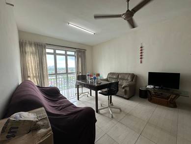 Condominium For Sale in Pulai View