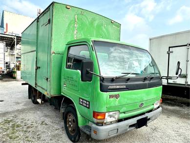 2002 Nissan Yu41H4 14.5Ft Box Van Well Keep