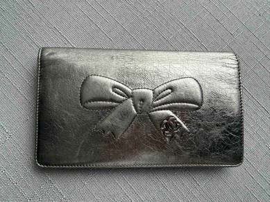 Vintage Chanel Metallic Bow Authentic Long Wallet