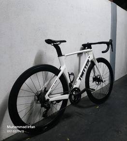 Road bike Twitter R10 Carbon-shimano 105-dics brek