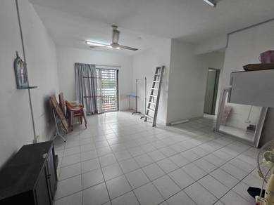 Apartment For Sale in Larkin Idaman Apartment