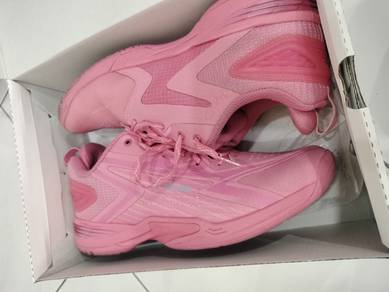 Badminton shoes 