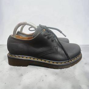 dr martens black leather 