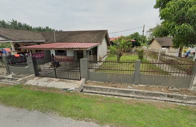 Semi-Detached House For Sale in Ayer Tawar,PRK