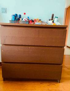 Chest top drawers