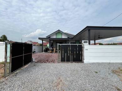 Bungalow House For Sale in Bukit Rambai,MLK
