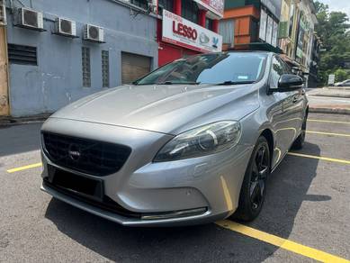 Volvo V40 T5 in Puchong, SGR
