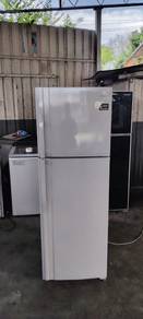 Peti sejuk/ peti ais Toshiba 2pintu
