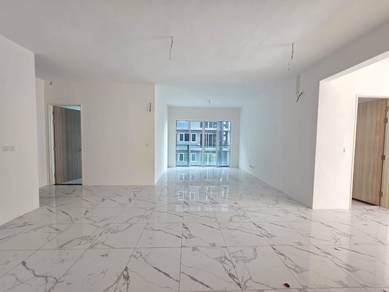 Condominium For Sale in Quay West Residence