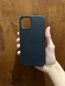 Black iPhone 12 Pro Casing