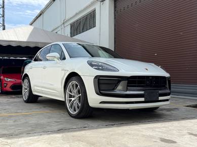 2023 Porsche Macan -