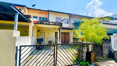 2-storey Terraced House For Sale in Seri Kembangan,SGR