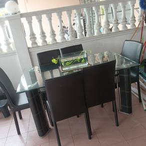 Premium 6-Seater Glass Dining Set – Used Like New