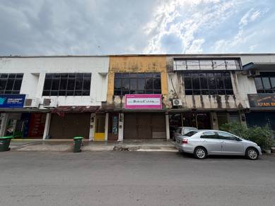 Shop lot For Sale in Lunas,KDH