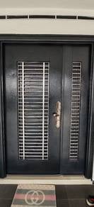 Used Security Door with Frame & Keys – 5ft x 7ft