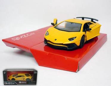 Lamborghini aventador SV couple Matte yellow