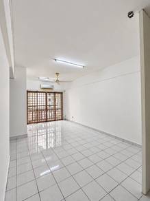 Condominium For Sale in Dwi Mahkota