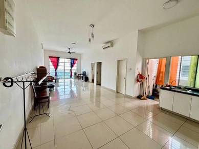 Condominium For Sale in Nusa Heights