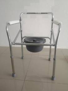 Berapit Penanti Desa Damai foldable commode chair