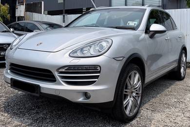 Porsche Cayenne in Damansara, KUL