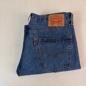 Levi’s 501 sz 36)..