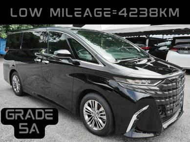 Toyota Alphard Z in Damansara, KUL