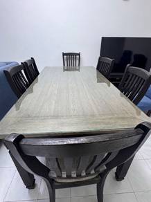 Dining table 6 seaters- heavy wood and thick glass