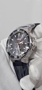 Oris Aquis Titanium Date brand new