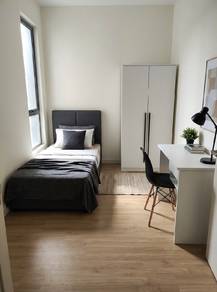 Service Residence For Rent in Emerald 9