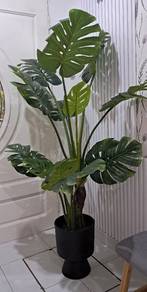 Artificial Plant (Monstera)