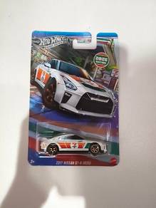 Hot Wheels 2017 Nissan GT-R (R35) 7-Eleven Silver 