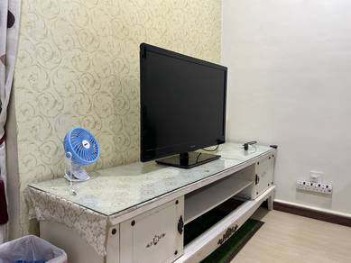 Tv Hisense 40 inch Sekali meja tv