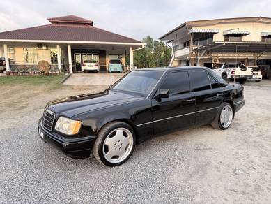 Mercedes Benz 220E in Penampang, SBH